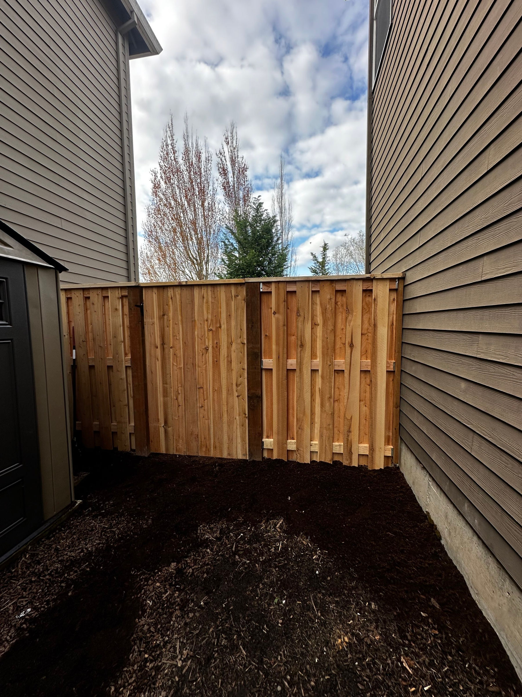 Wood fencing project by Weeping Willow for a Hillsboro area yard
