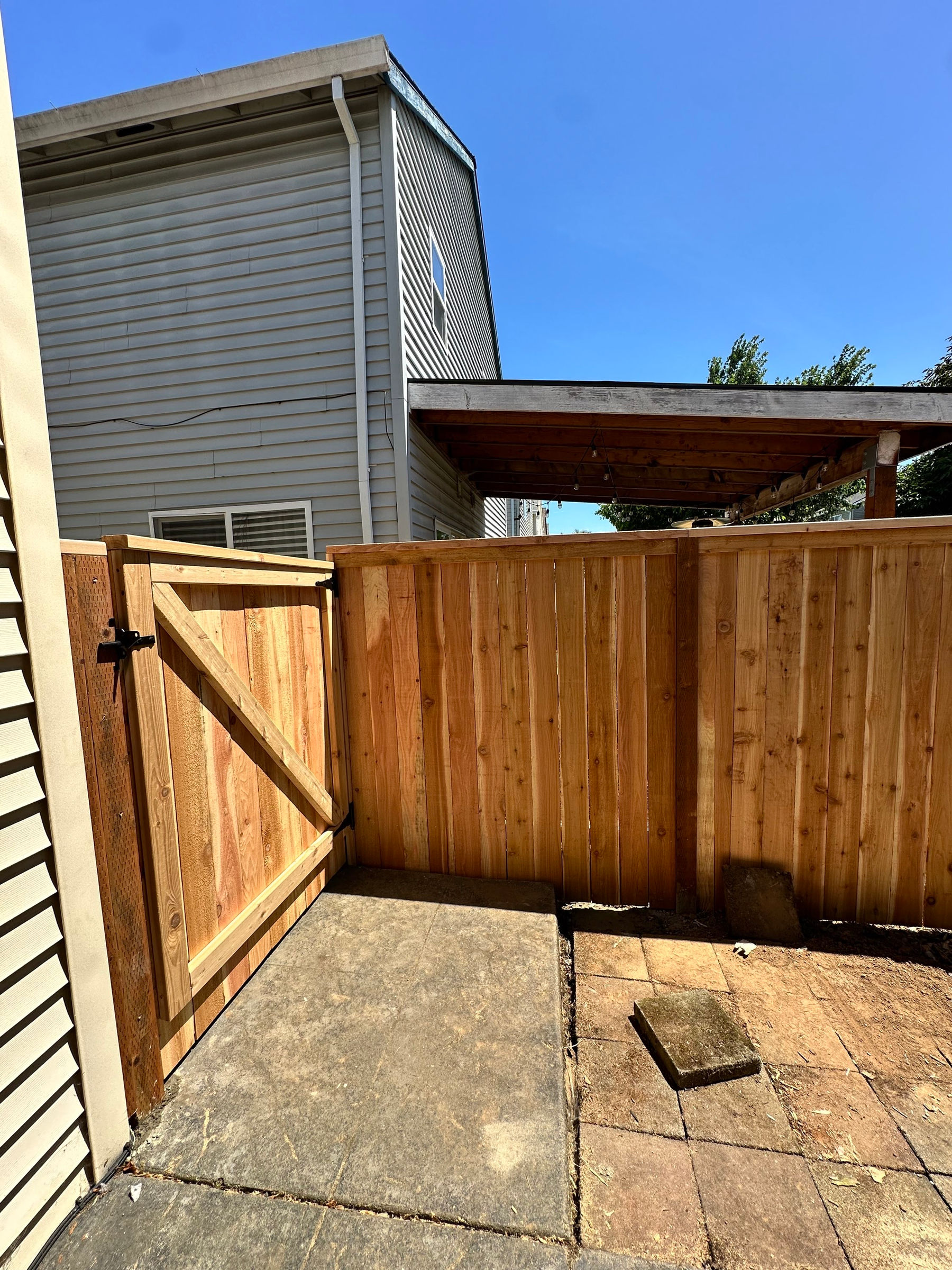 Wood fencing project by Weeping Willow for a Hillsboro area yard