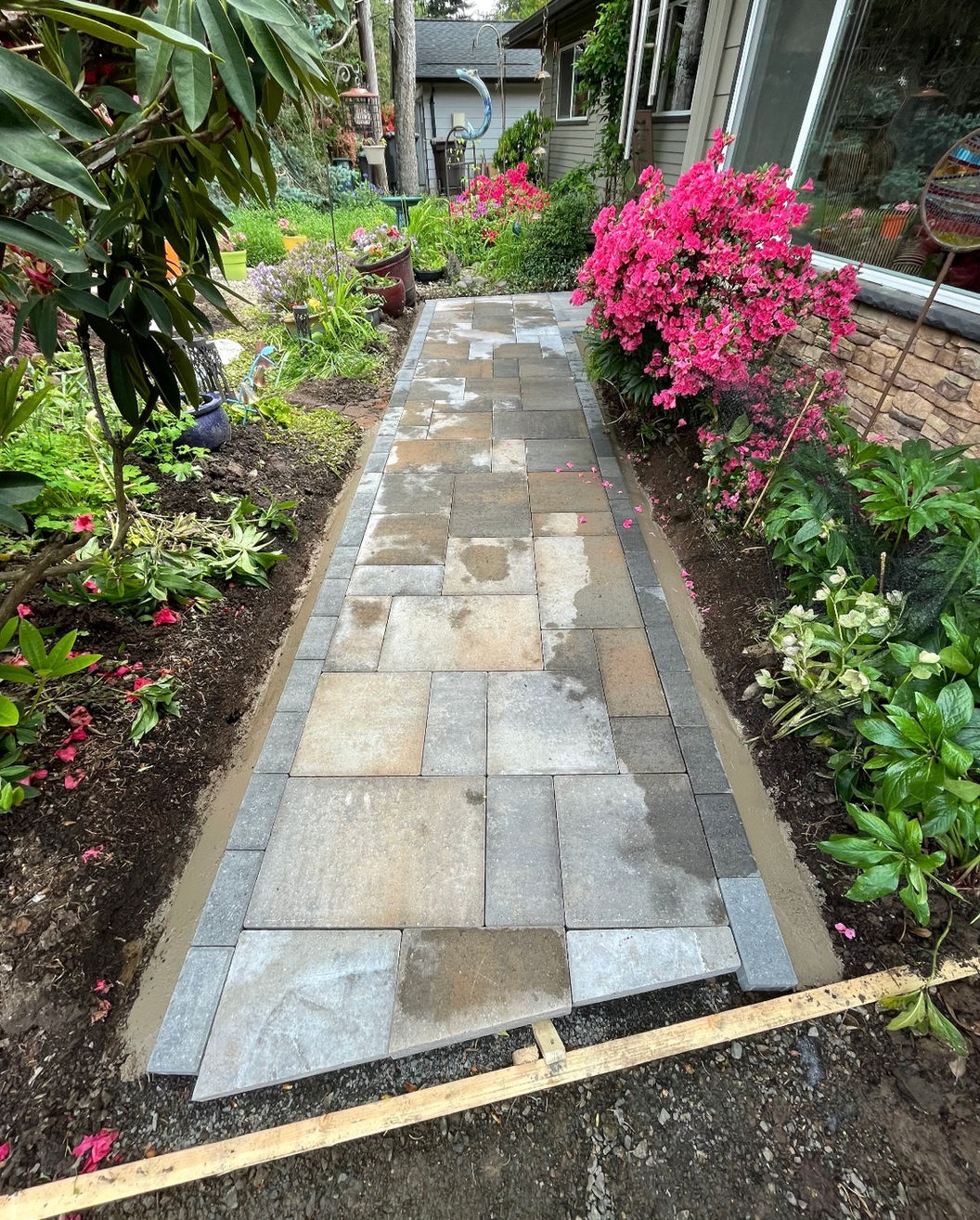 Paver patio and walkway project by Weeping Willow for a Hillsboro area yard