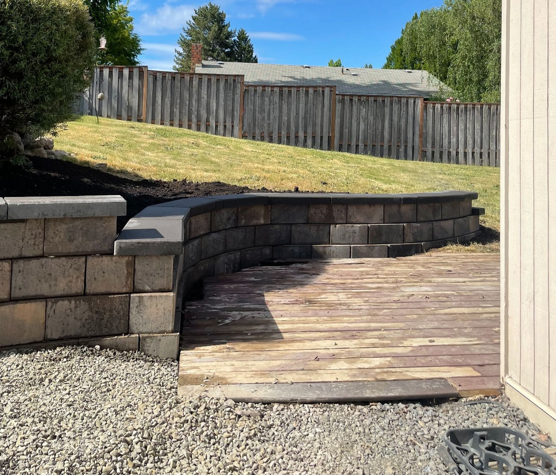 Retaining wall project by Weeping Willow for a Hillsboro area yard